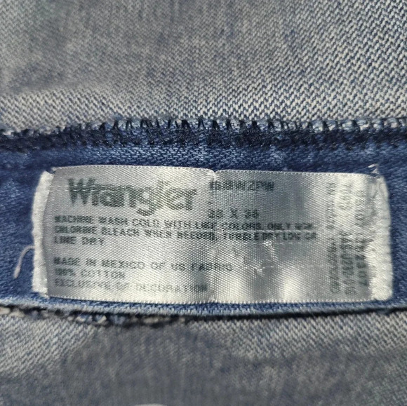 Wrangler Straight Leg Medium Wash Jeans Size 38 x 36 - Picture 3 of 4